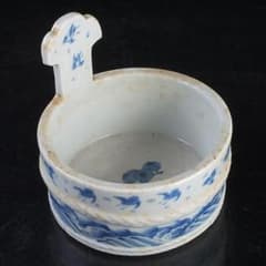 瀬戸焼　染付　波千鳥文　手桶花生　V　R9822 瀬戸焼 染付 波千鳥文 手桶花生 V R9822 - メルカリ