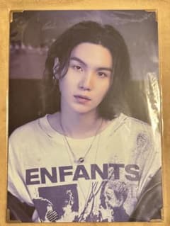 SUGA Agust D D-DAY プレミアムフォトのサムネイル