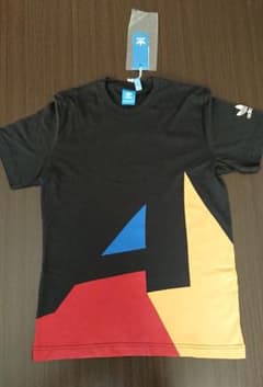 adidas  Tシャツのサムネイル
