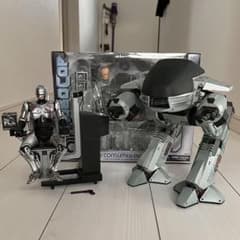 NECA ロボコップ with ドッキングステーション　ED-209 セット NECA ロボコップ with ドッキングステーション ED-209 セット - メルカリ