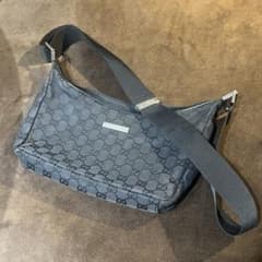 5月売切り】GUCCI ショルダーバッグ 三日月 GG キャンバス×レザー 黒 