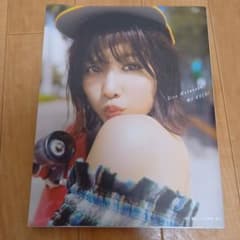 「無口」 渡邉理佐 1st写真集のサムネイル