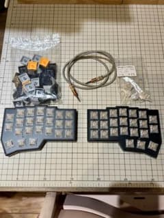 Corne V4 Cherry 完成品 美品 無刻印 Corne V4 Cherry(アクリルプレート+フォームカスタム済み)完成品