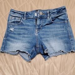 値下げ！GAP デニム ショートパンツ キッズ 130cmのサムネイル