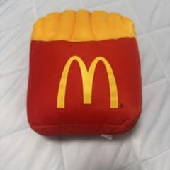 ゆ*み様 【美品】マクドナルド ポテト ミニクッションのサムネイル