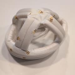 赤ちゃん　ごっつん防止布ヘルメットのサムネイル