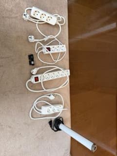 海外用電源タップ 4種セット Cタイプ変換プラグ、照明付のサムネイル