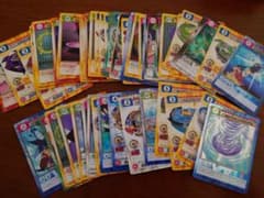 ベイブレード キャラクターカードゲーム 大量まとめ売りホロ、レアあり