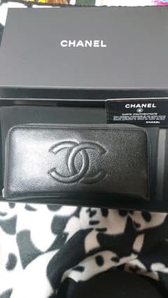 CHANEL ブラックレザー長財布のサムネイル