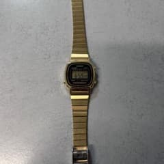 CASIO デジタル時計　ゴールドのサムネイル