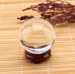 透明　クリアー　水晶玉　クオーツ　直径４ｃｍ　きれいな球体　台座付　美品のサムネイル