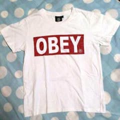 きのこ 様専用☆　　OBEY Tシャツ  size.Sのサムネイル