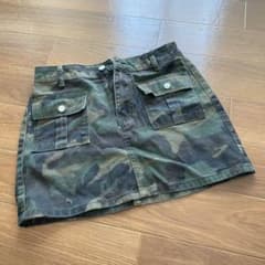 SHEIN 迷彩柄ミニスカートのサムネイル