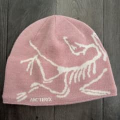 ARC'TERYX ピンク ビーニー - メルカリ