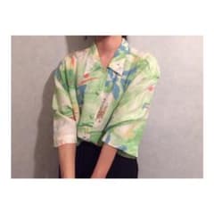 レトロ 柄シャツのサムネイル