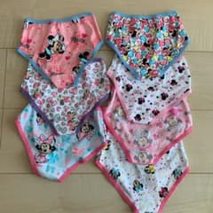 コストコ　ミニーちゃん　パンツ7枚セットのサムネイル