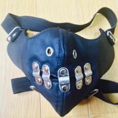 黒マスクのサムネイル