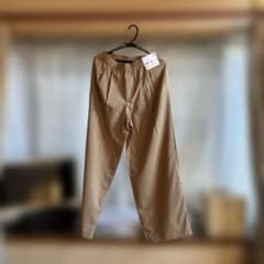 ユニクロ イージータックパンツ未使用のサムネイル