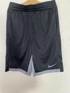 キッズNIKEハーフパンツ Lのサムネイル