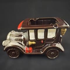 クラシックカー型 陶器製 置き型灰皿のサムネイル