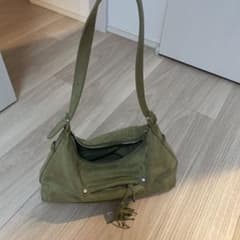 韓国限定］［新品］Matin Kim オリーブ色ショルダーバッグ - メルカリ