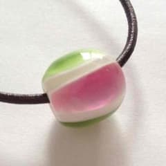 とんぼ玉 ピンク&グリーンのサムネイル