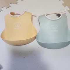 BABYBJÖRN お食事エプロン 2色セットのサムネイル