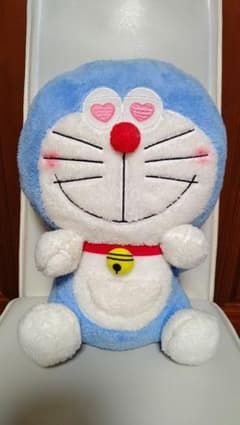 ドラえもん　ギガジャンボハート目　お座りぬいぐるみのサムネイル