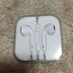 Apple純正イヤホン新品のサムネイル