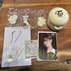 TWICE キーホルダー＆国立トレカ＆ガチャセットのサムネイル