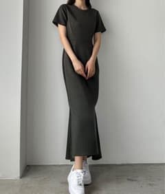 Louere ストレッチカットマーメイドワンピースのサムネイル