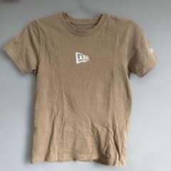 USED⭐︎NEW ERA ベージュ Tシャツ　140cmのサムネイル
