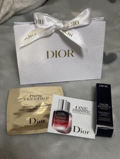 Dior ギフトバッグ サンプルセット 空箱のサムネイル