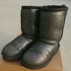 UGG ムートンブーツ  キッズのサムネイル