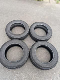 TOYOスタッドレスタイヤ 4本セット 195/65r15インチ - 4