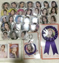 NiziU マヤ 缶バッジ 31個 まとめ売り - メルカリ