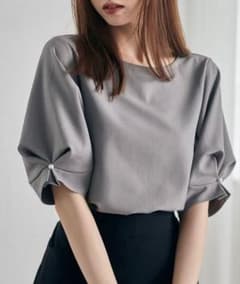 1週間限定出品！　デザインブラウスのサムネイル