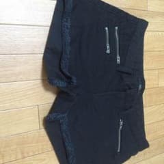 オススメ❤️【AZUL by moussy】秋用ショーパン【美品】のサムネイル