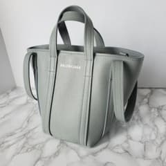 バレンシアガ Everyday XS North South グレー672793 - メルカリ