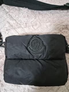 ‼️限定公開‼️MONCLER 黒 ナイロン ショルダーバッグ キルティングのサムネイル