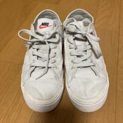 ⭐️Nike スニーカー グレー　24㎝⭐️のサムネイル