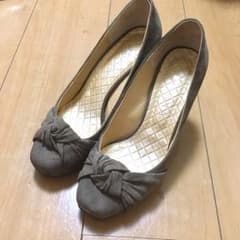 みゆき様＾＾【美品23.5cm】DIANA 9cmパンプス 万能ベージュのサムネイル