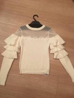 リリーブラン　　白のニットのサムネイル