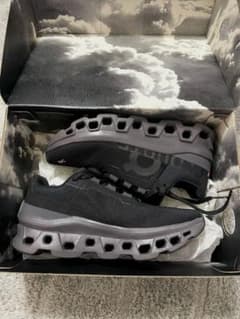 On"Cloudmonster Lumos Black/24cmのサムネイル