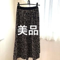 【美品】DHOLIC ディーホリック プリーツスカート 総柄 ロングスカートのサムネイル