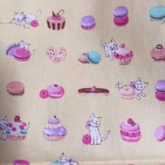 YUWA 猫　マカロン スィーツ柄　生地 50cmのサムネイル
