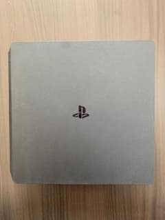 PlayStation®4 ジェット・ブラック 500GB CUH-2000A…のサムネイル