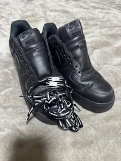 Nike Air Force 1 ブラック Supremeシューレース付きのサムネイル