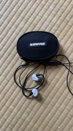 shure se215m special editionのサムネイル