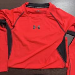 アンダーアーマー 長袖インナー SMサイズのサムネイル